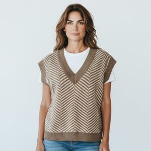 Debut Size M Brown Off White Knit Vest